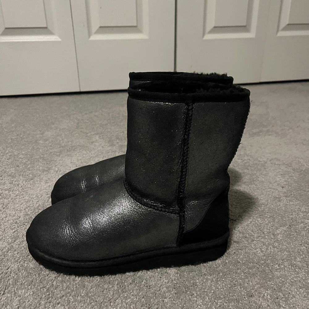 UGG boots black metallic UGG boots